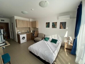 1 chambre, fer et planche à repasser, Wi-Fi, draps fournis
