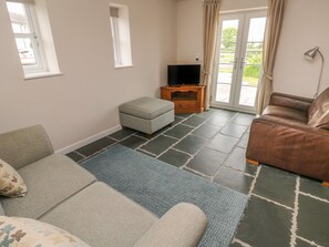 Living area - Ystabl Robyn (Carmarthen)
