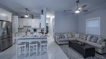 Smart TV, books, stereo, offices