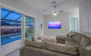 Smart TV, books, stereo, offices