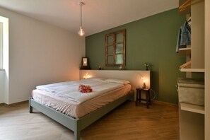 1 bedroom, free WiFi, bed sheets - Appartamento Lucia by Theater Home - with big balcony and a panoramic view (Tignale)