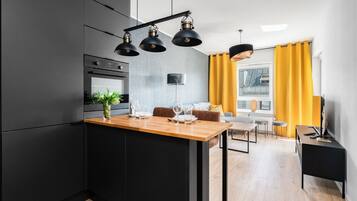 Apartment, 1 Bedroom, Balcony | 1 bedroom, bed sheets