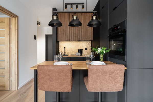 Microwave, dishwasher, coffee/tea maker, electric kettle - Apartment Górczyńska by Renters Prestige (Poznan)