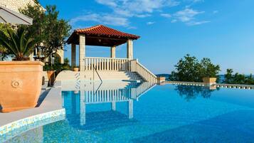 Villa, flere senger | Basseng | Utendørsbasseng