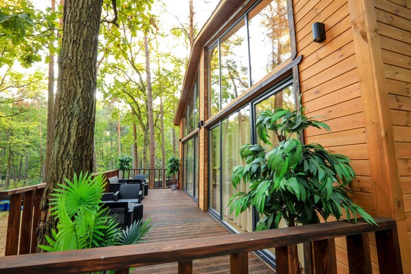 Vista frontal de la propiedad