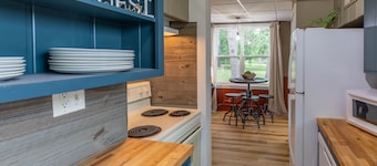 Hill Hideaway Cottage Unit 1