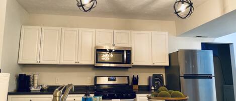 Utensilis de cuina, vaixella i coberteria