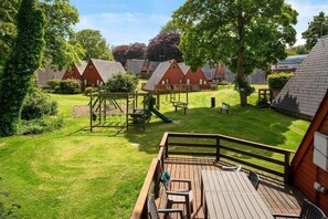 Chalet, Multiple Beds | Outdoor dining
