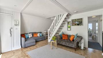 Chalet, Multiple Beds | Living area