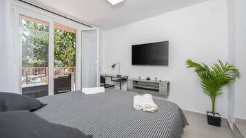 1 bedroom, in-room safe, desk, free WiFi