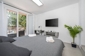 1 bedroom, in-room safe, desk, free WiFi