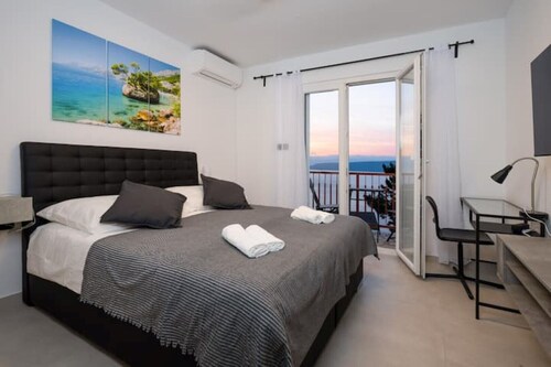 Luxury Seaview Apartment