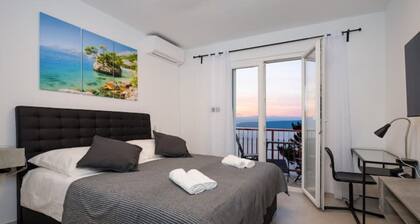 Luxury Seaview Apartment