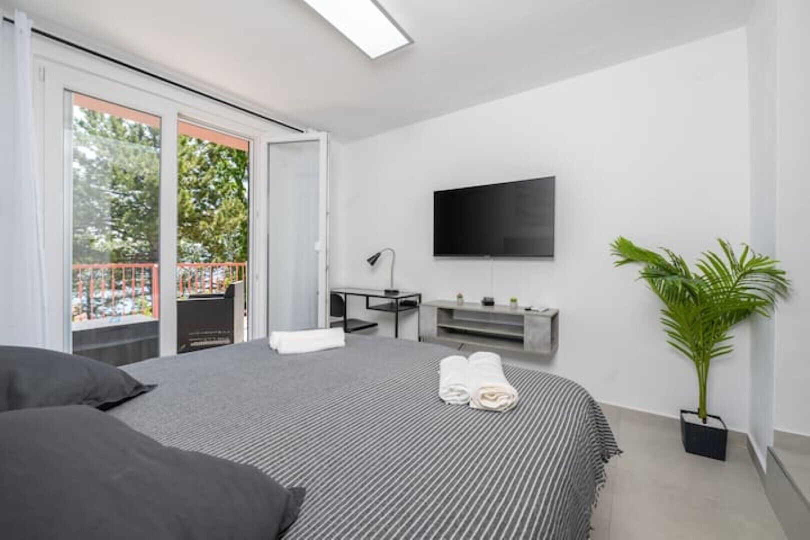 1 Schlafzimmer, Zimmersafe, Schreibtisch, kostenloses WLAN