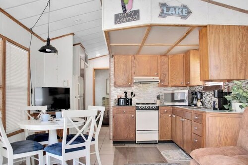 Lake Monroe's Cozy Villa