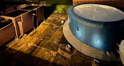 Cosy Seaside Cottage sleeps 6 pets welcome