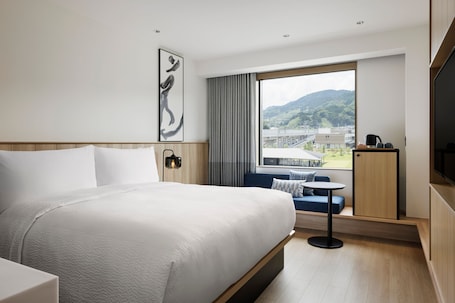 Standard Room, 1 King Bed | Down comforters, in-room safe, blackout drapes, free WiFi. Fairfield By Marriott Saga Ureshino Onsen