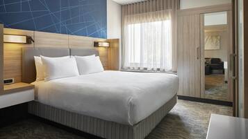 Desk, laptop workspace, free WiFi, bed sheets