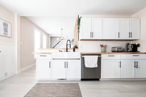 Fridge, microwave, oven, stovetop - Arianna's Modern Makeover [5 Beds 2 Baths] (Grand Rapids)