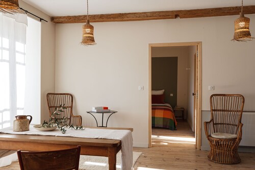 Le charme de la Nine, coup de foudre pour cet appartement rénové, coeur de  Saou