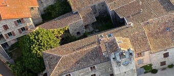 The charm of the Nine, love at first sight for this renovated apartment, heart of Saou