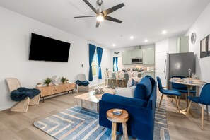 Living area - Mystical Stays: The Owl & Moon, Group Trip, King Bed, Themed Stays. 3+2 (Waco)