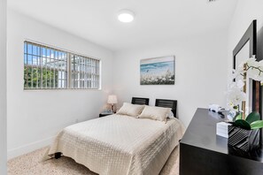 4 bedrooms, iron/ironing board, free WiFi, bed sheets