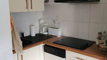 Frigorífic, microones, forn i placa de cuina