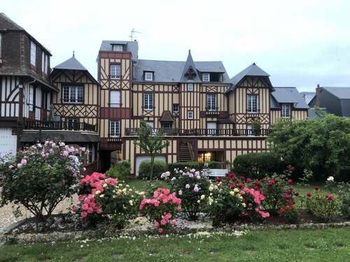 La mer à 100m,  beau 2 pièces rénové au coeur du village