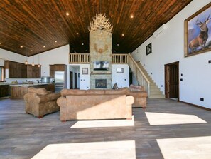 المنشأة من الداخل