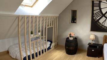 1 chambre, bureau, lit parapluie, Wi-Fi gratuit