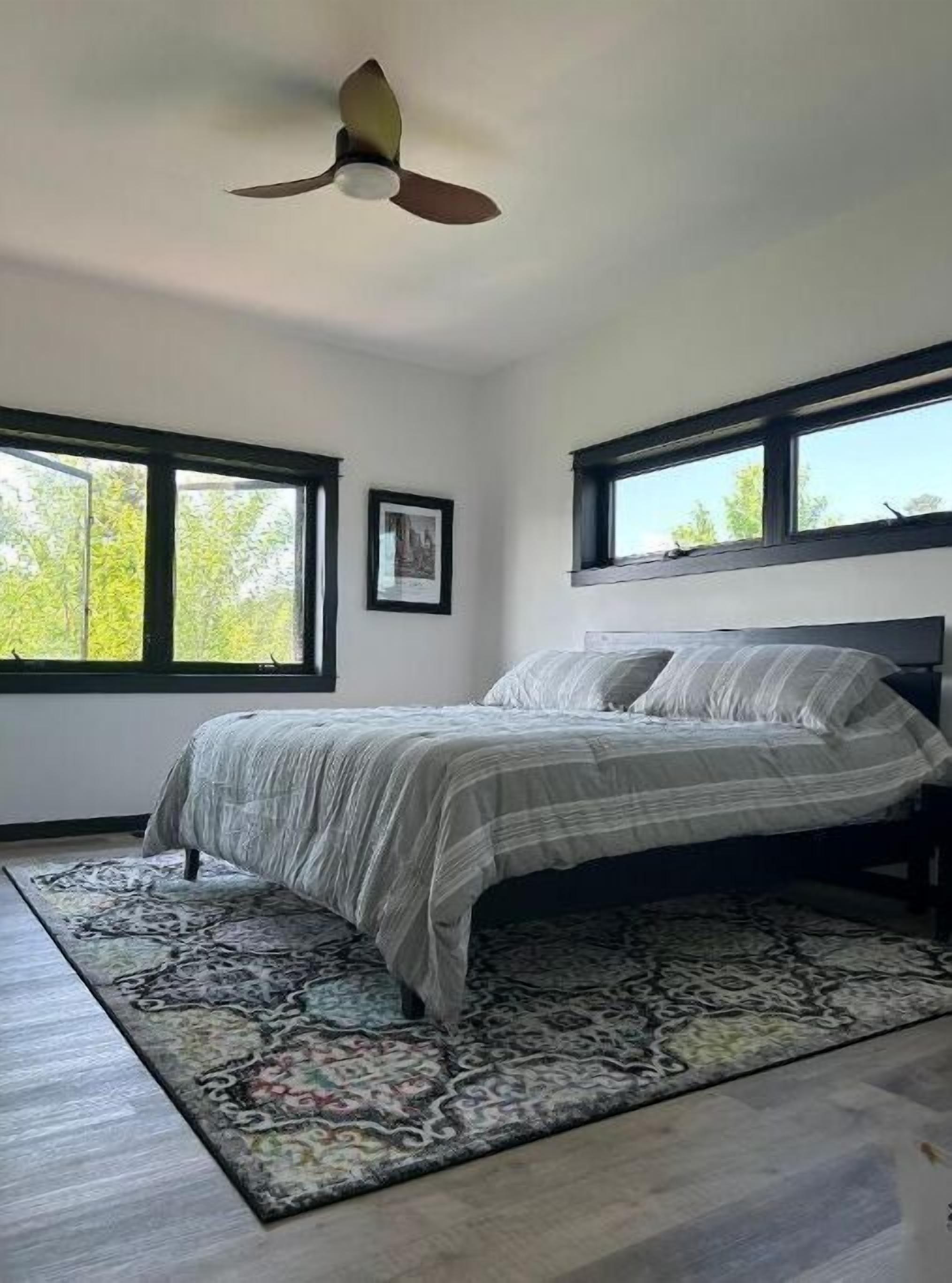 3 soverom, skrivebord, strykejern/-brett og wi-fi (inkludert)