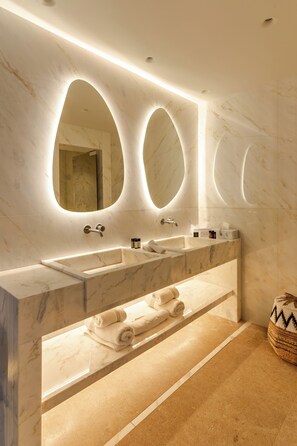 King suite with Private Pool | 1 bedroom, Egyptian cotton sheets, premium bedding, down comforters - Casa Kiku Mykonos (Mykonos)
