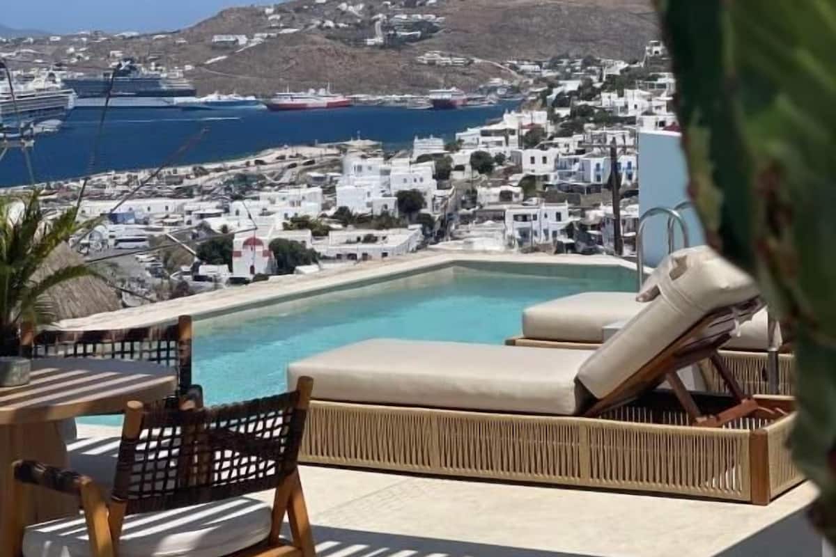 Executive Suite with Private Pool | 1 sovrum, egyptiska bomullslakan och sängtillbehör av högsta kvalitet