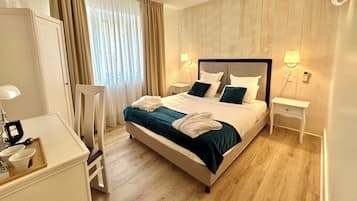 Coffres-forts dans les chambres, décoration personnalisée, bureau