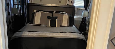 1 bedroom, in-room safe, iron/ironing board, WiFi