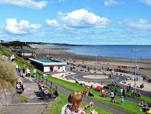 House | Beach - 5star Serviced Homes- Free Wifi & Parking, Office (Sunderland)