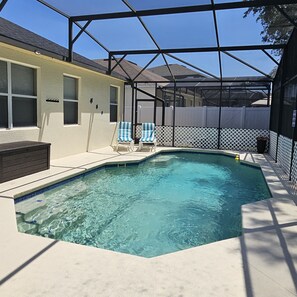 Piscina all'aperto, una piscina riscaldata