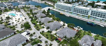 Private Island House with dock, minutes from Hilton hotel and casino