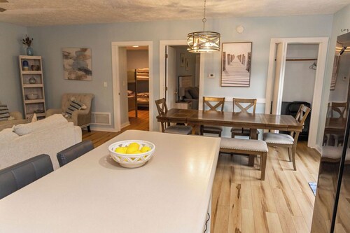 4 Bed | Hot Tub | Close to IU | Pet Friendly