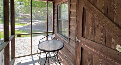 Homey Cabin in Bloomington