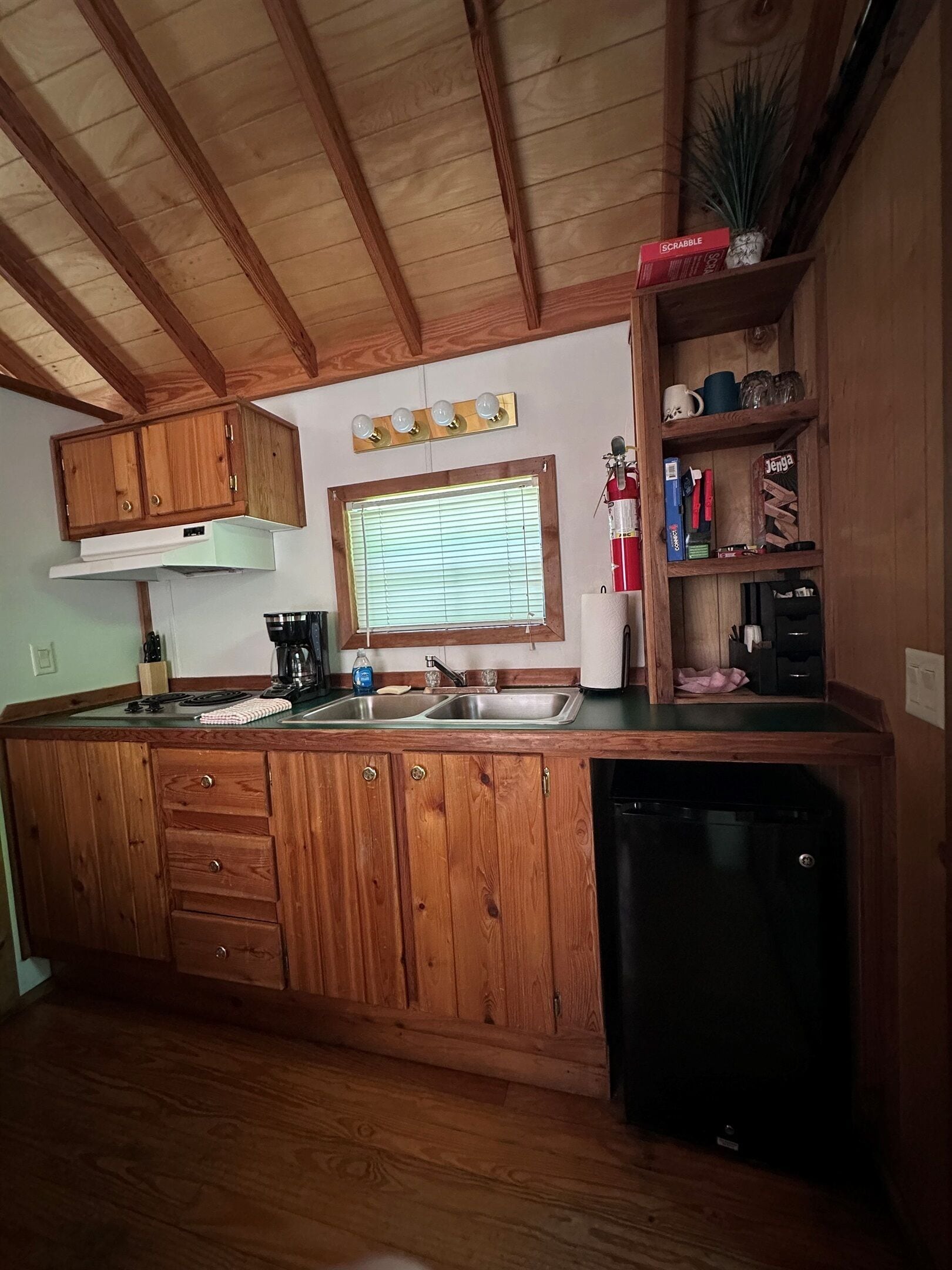 Fridge, microwave, stovetop, coffee/tea maker