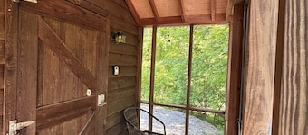 Homey Cabin in Bloomington