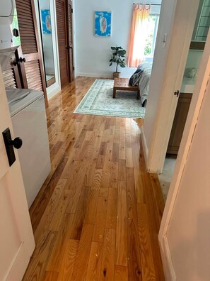 3 bedrooms, WiFi, bed sheets - JUST RENOVATED!!! 3BR 1. 5 Bath Beach Cottage near KPT and Beaches (Kennebunk)