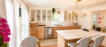 JUST RENOVATED!!! 3BR 1. 5 Bath Beach Cottage near KPT and Beaches