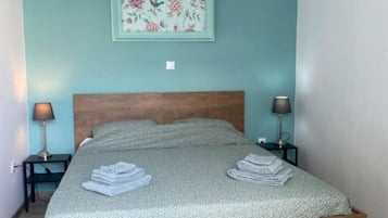 2 bedrooms, desk, iron/ironing board, free WiFi