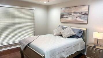 3 chambres, fer et planche à repasser, Wi-Fi, literie fournie