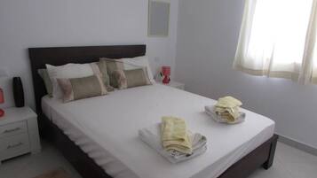 2 bedrooms, iron/ironing board, free WiFi, bed sheets