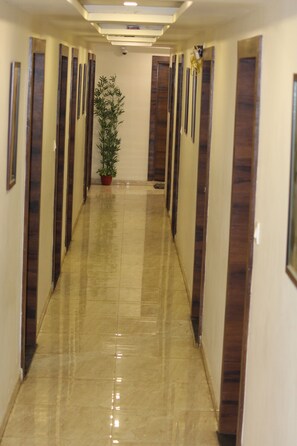 Lobby - Hotel Vivan  (Gandhinagar)