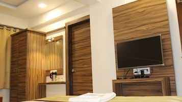 Standard Double Room | Free WiFi, bed sheets